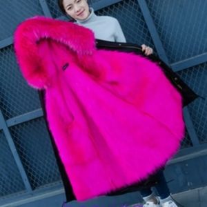 Black coat with fuscia faux fur lining Sz M